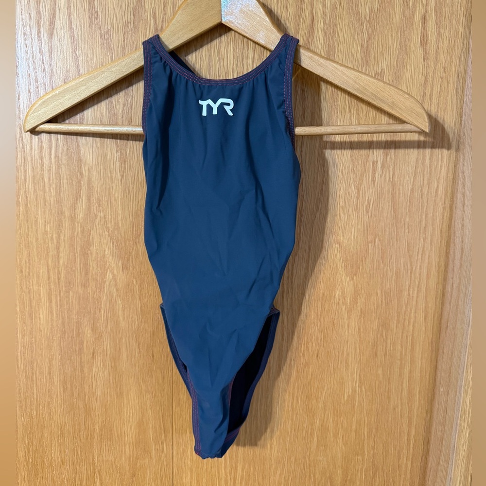 TYR WOMENS THRESHER AEROFIT TECH SUIT 24